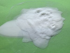 Hollow glass microspheres added to fish floats for weight reduction